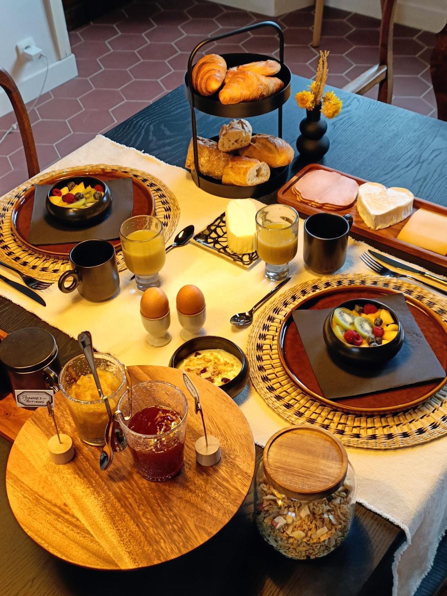 La Theresienne Pleines-Oeuvres Bagian luar foto