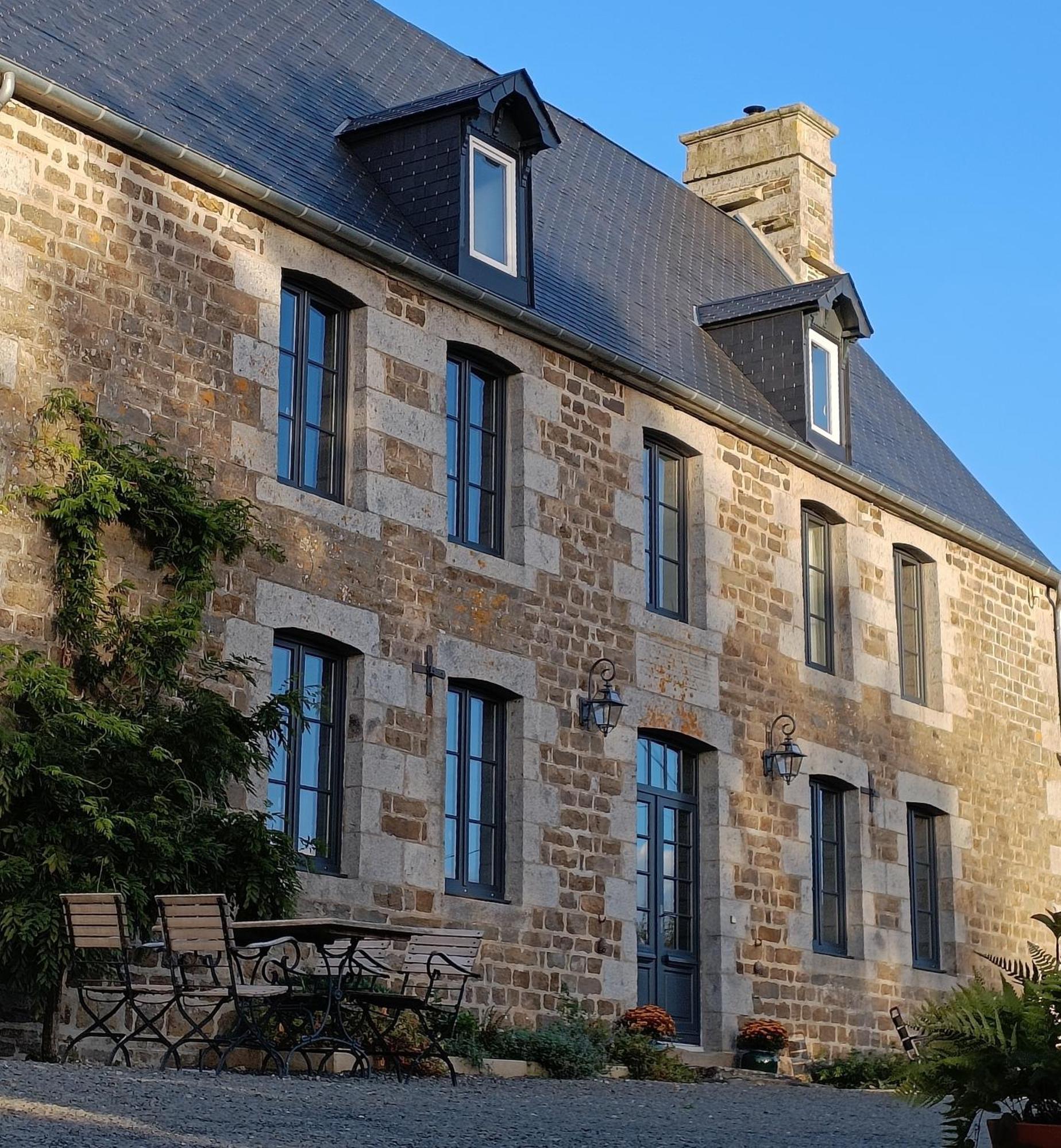 La Theresienne Pleines-Oeuvres Bagian luar foto
